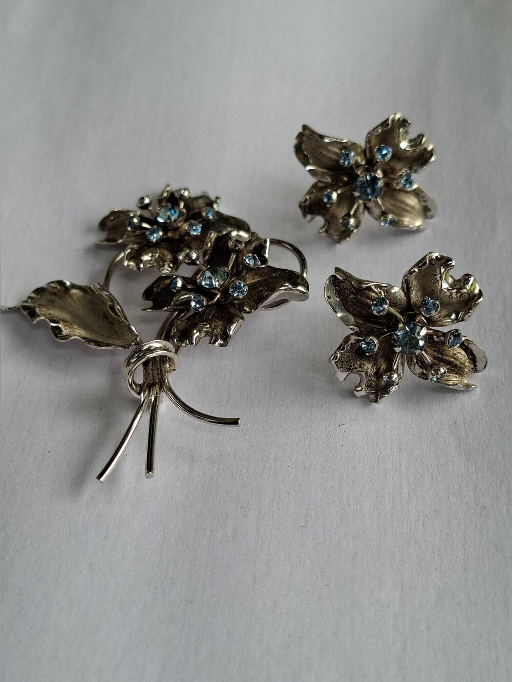 Vintage Boyd 925 Sterling Silver Flower Brooch And Screw Earring Set.